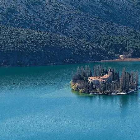 Holiday home Gorgeous In Dubravice-skradin With Wifi