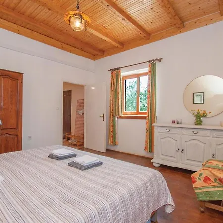 Holiday home Gorgeous In Dubravice-skradin With Wifi *